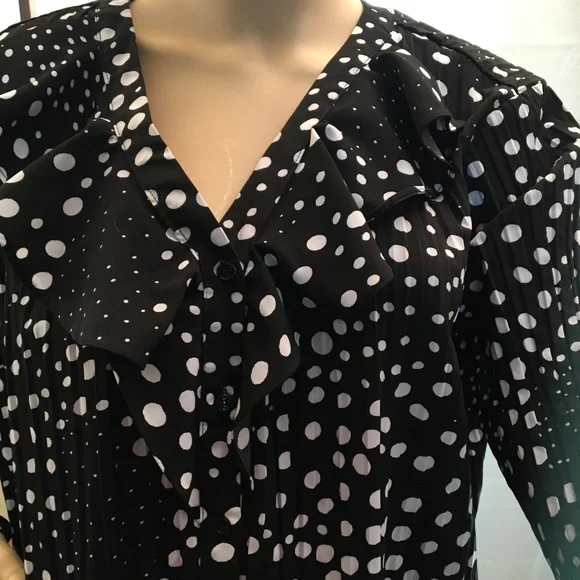 East 5th Black/White circle Blouse size 2X - Picture 12 of 14